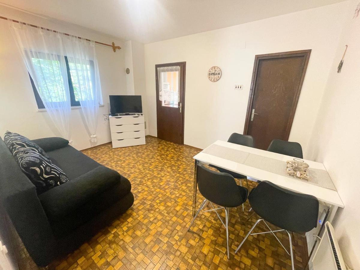 Apartmani Irena Jadranovo Exterior foto